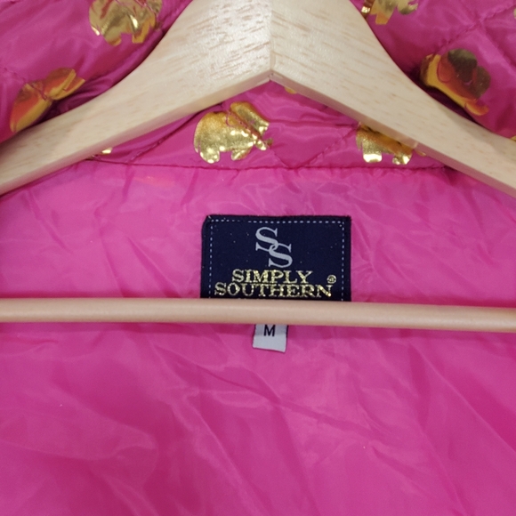 Simply Southern Pink Puffer Vest with Gold Elephant Pattern Size Medium - Picture 8 of 16